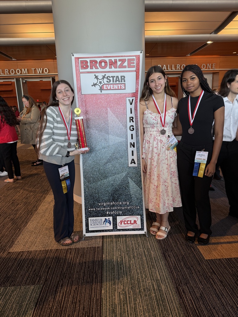 Congratulations to our FCCLA students who placed 1st or 2nd in their competitions at the state FCCLA convention and qualified for Nationals! #BDP #BetterEveryDay #ForksUp Calyse Banks and Labria Thomas  Emma Powell  Valeria Chinchilla Cruz, Amy Hernandez & Olli Peraza