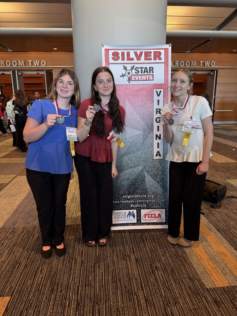 Congratulations to our FCCLA students who placed 1st or 2nd in their competitions at the state FCCLA convention and qualified for Nationals! #BDP #BetterEveryDay #ForksUp Calyse Banks and Labria Thomas  Emma Powell  Valeria Chinchilla Cruz, Amy Hernandez & Olli Peraza