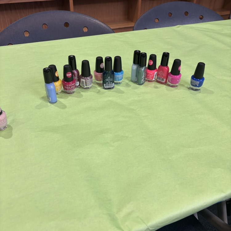 Daddy-Daughter Night is TONIGHT! 7-8pm. FREE! Enter at the main office doors.