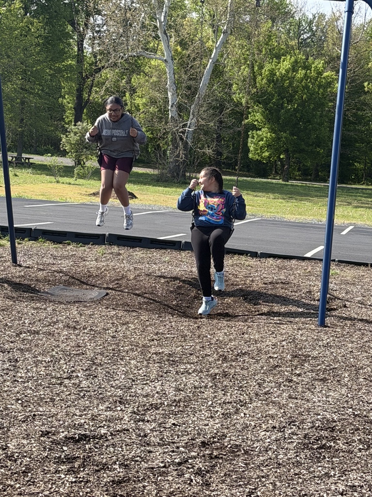 Mrs. Hutcherson's class enjoyed exploring the community resources available and participating in leisure activities during their trip to Lenn Park  last week. #BDP #BetterEveryDay #ForksUp
