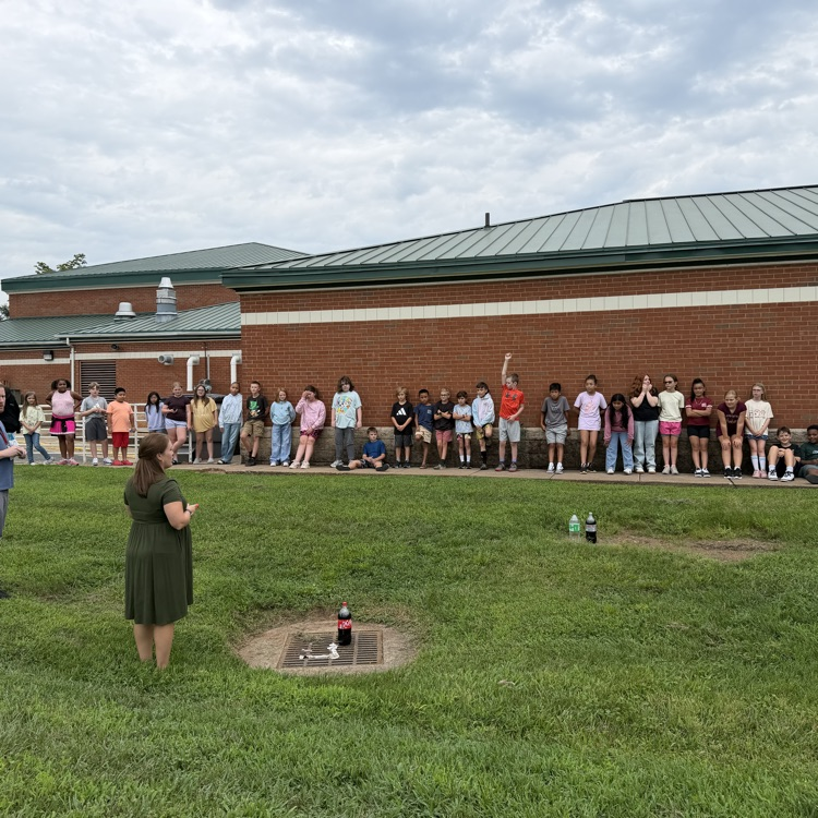 AGR 5th graders experienced the annual Mentos and Diet Coke experiment!