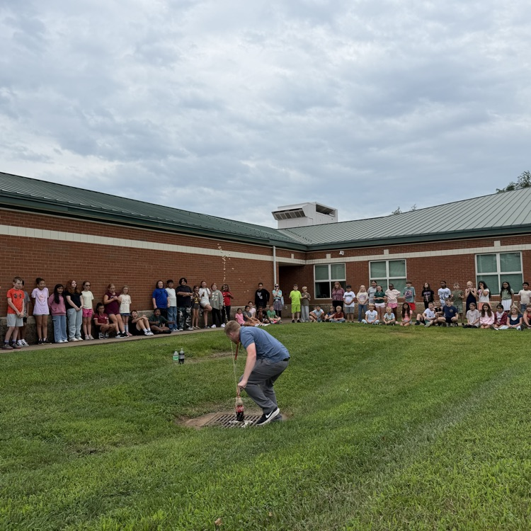 AGR 5th graders experienced the annual Mentos and Diet Coke experiment!