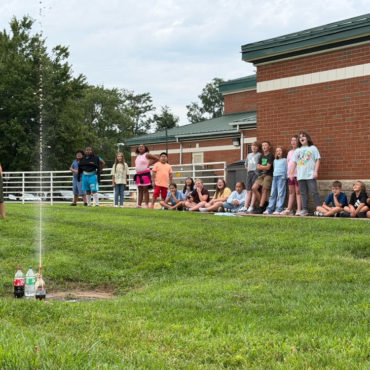 AGR 5th graders experienced the annual Mentos and Diet Coke experiment!