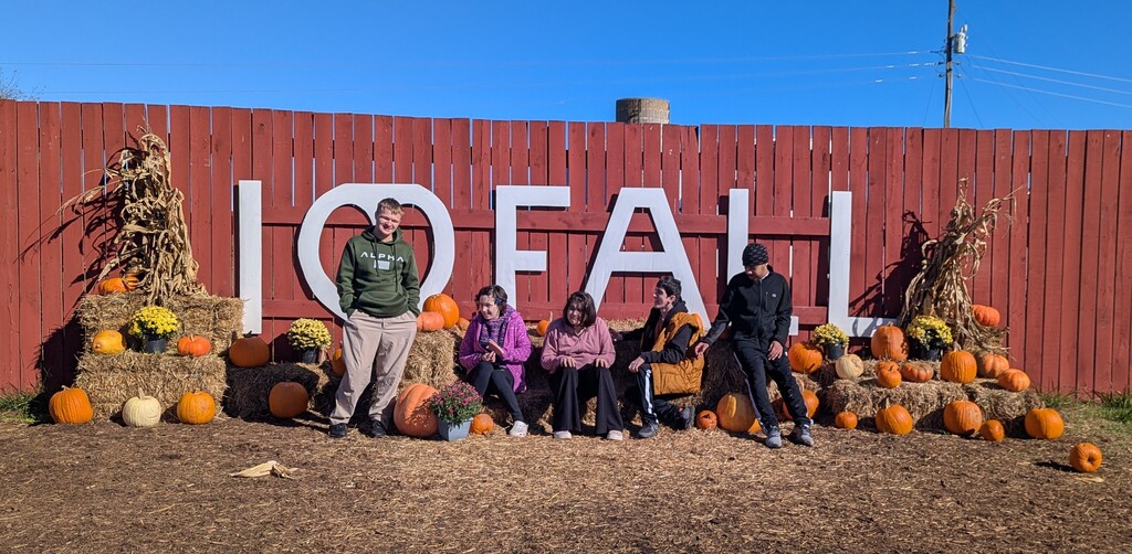 Post High Visits RoundHill Farms