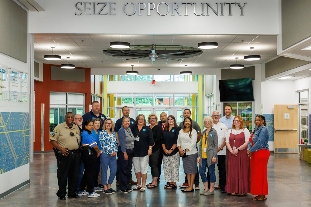 24/25 CTEC staff group photo