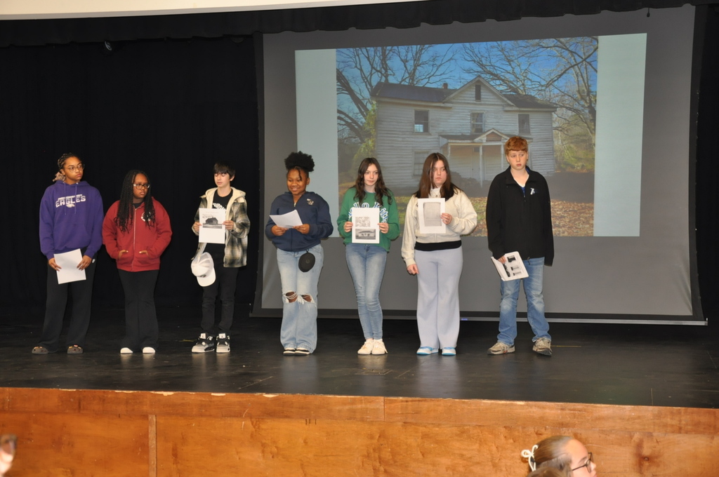 Middle School students showcase thier work