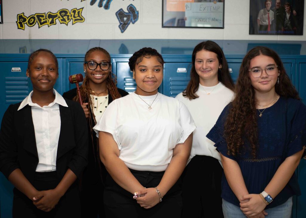 SGA officers Makayla Robinson, Kamira Holman, Salonna Robertson, Kelly Womack, and Kinsley Baggett