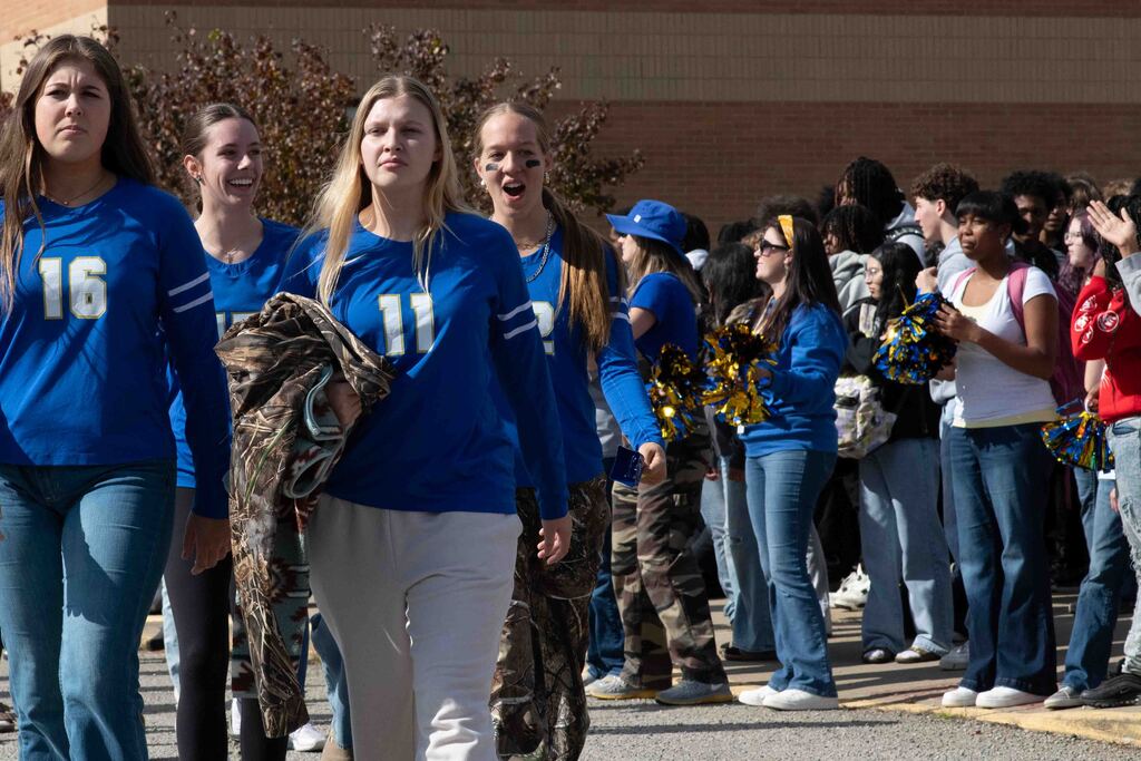 CHS students came out to cheer their peers!