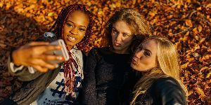 Girls Selfie