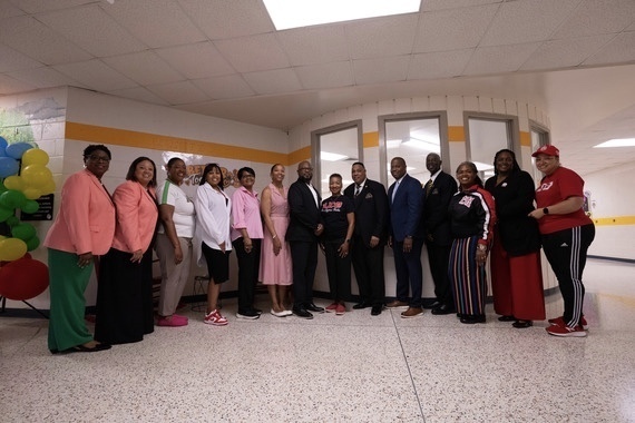 Dr. Bracy photo with Guests