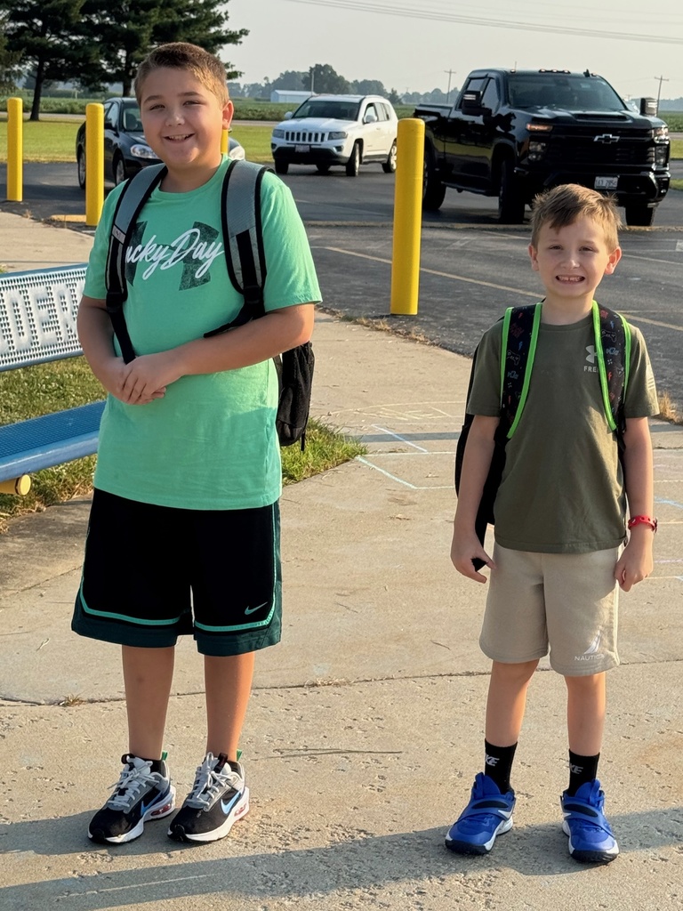Students arriving to school. 