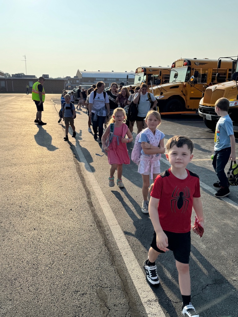 Students arriving to school. 