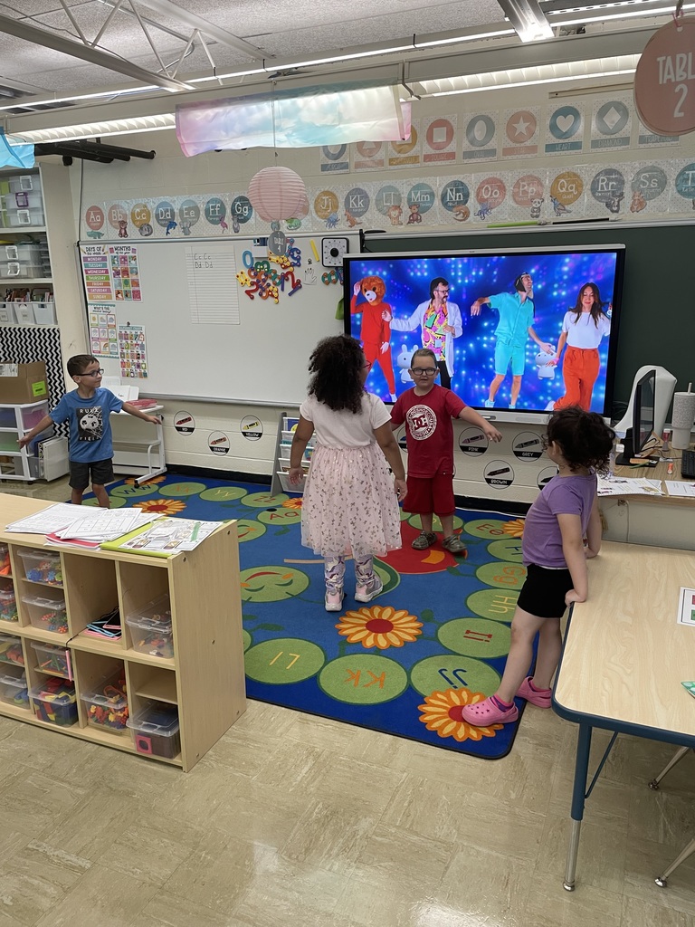 Students are enjoying a brain break. 