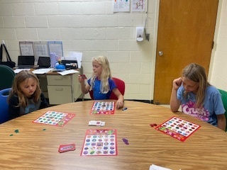 Students played a game to practice their sounds. 
