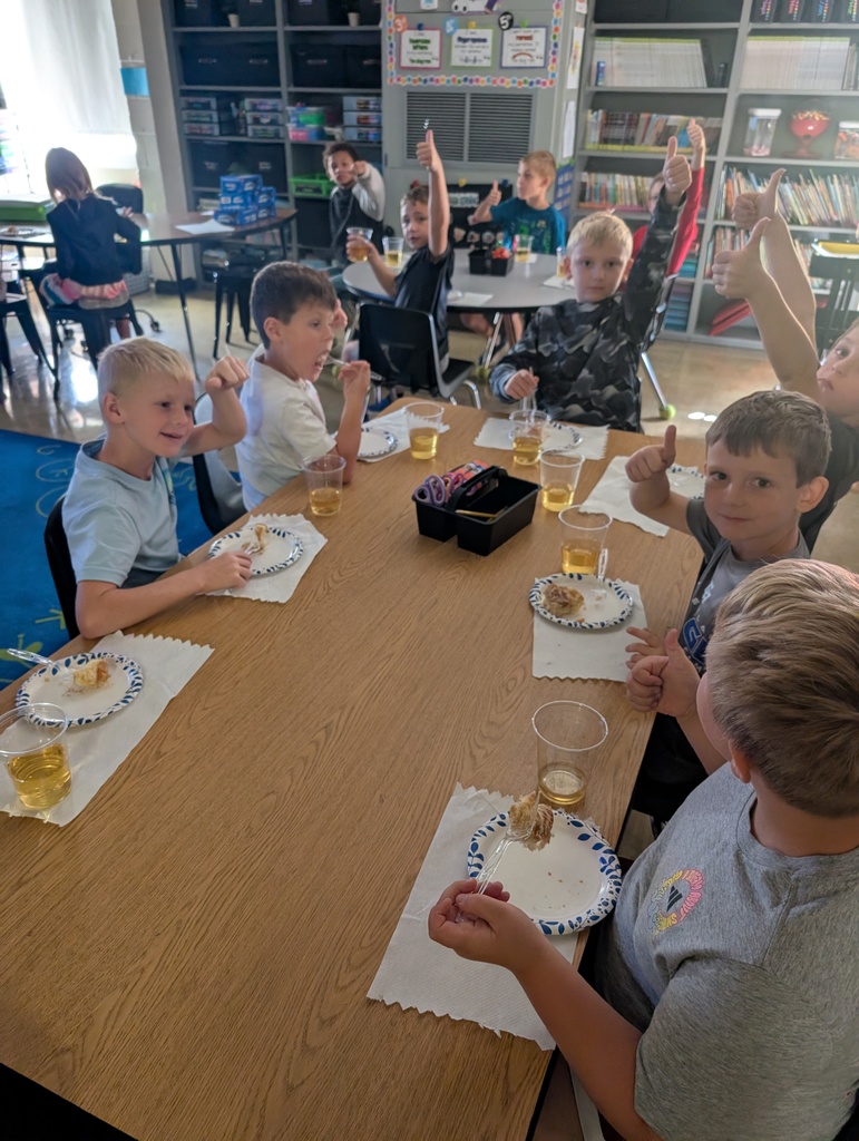 Students enjoy an apple themed breakfast.