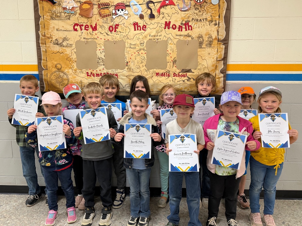 A class photo of the students who had perfect attendance.