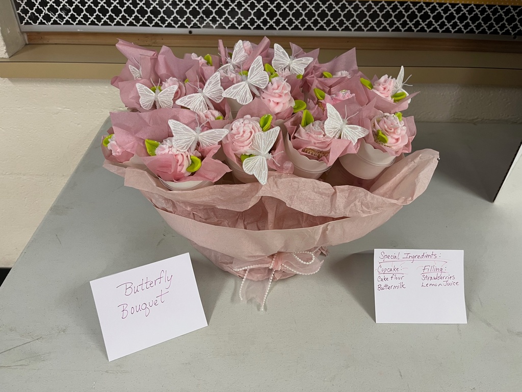 These cupcakes are decorated as a butterfly boquet. 