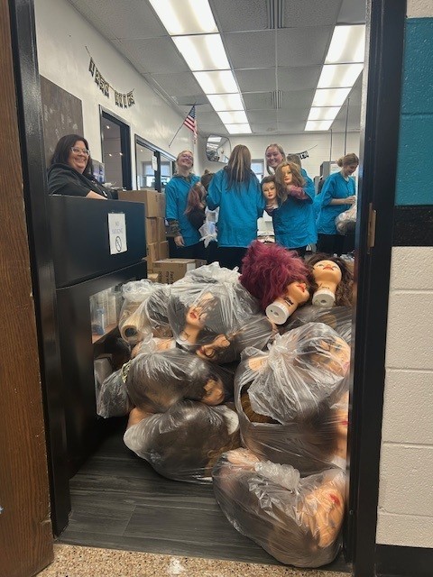 cosmetology manikin head delivery