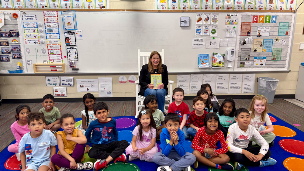 Pennsylvania's First Lady Shapiro visits with students at Winding Creek Elementary School.