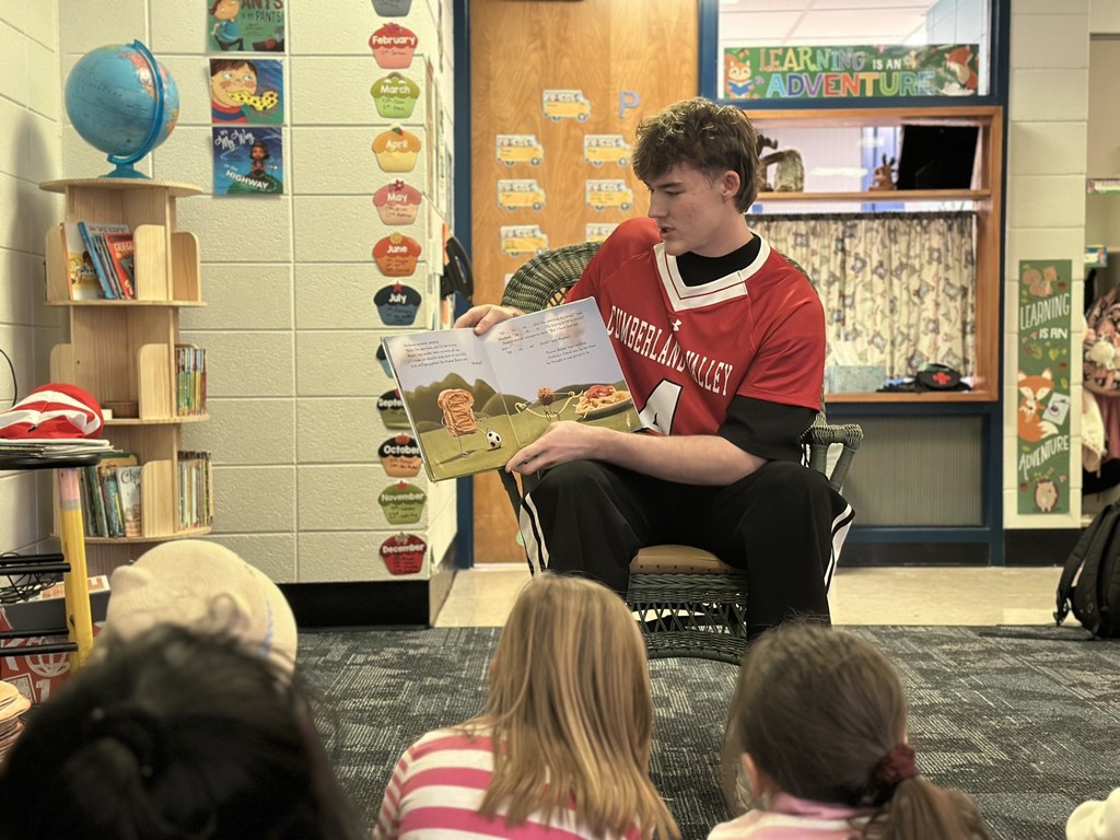 Hampden Elementary Read Across America Day