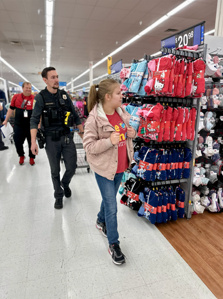 Eagle View Life Skills shopping with cops