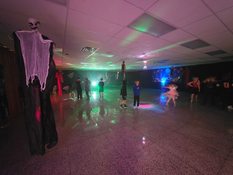 Cuyahoga Heights Middle School Students Celebrate Fall with the Pack Dance