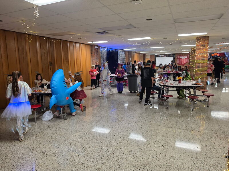 Cuyahoga Heights Middle School Students Celebrate Fall with the Pack Dance