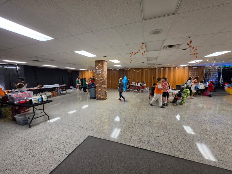Cuyahoga Heights Middle School Students Celebrate Fall with the Pack Dance