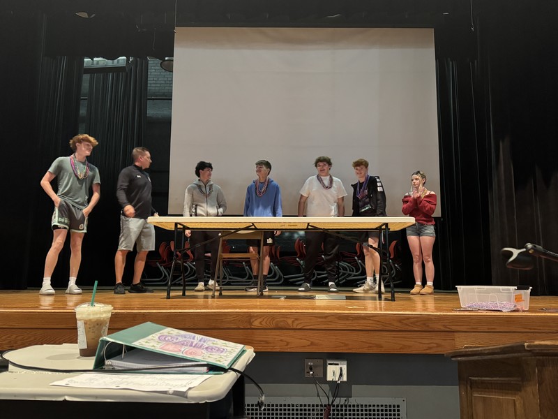 Rock-Paper-Scissors game contestants