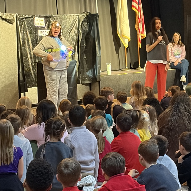 preschool teachers sharing about the light of Jesus