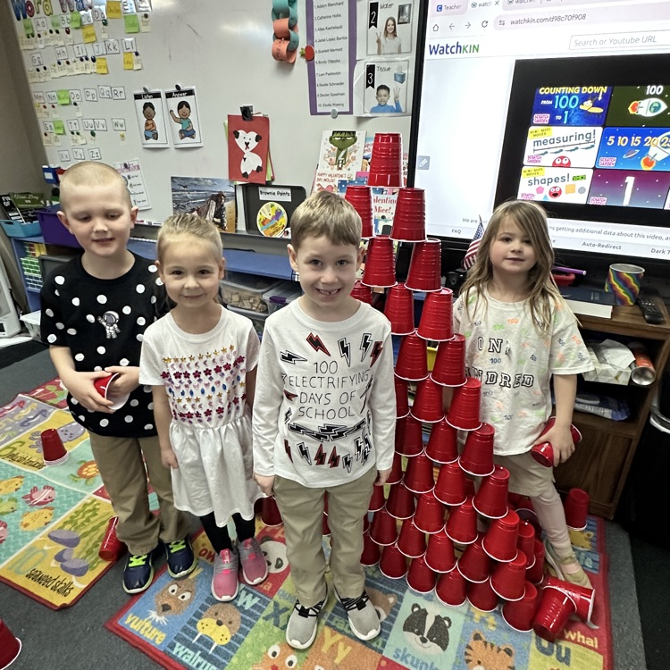 students on the 100th day of school