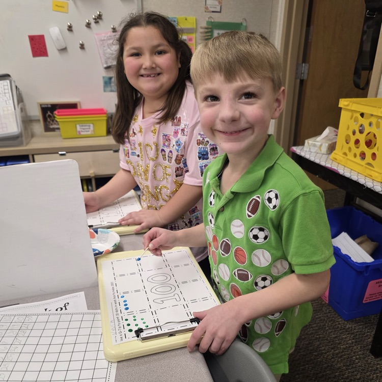 students on the 100th day of school