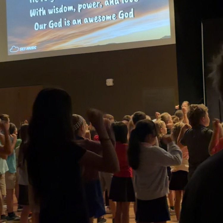 students worship in Chapel