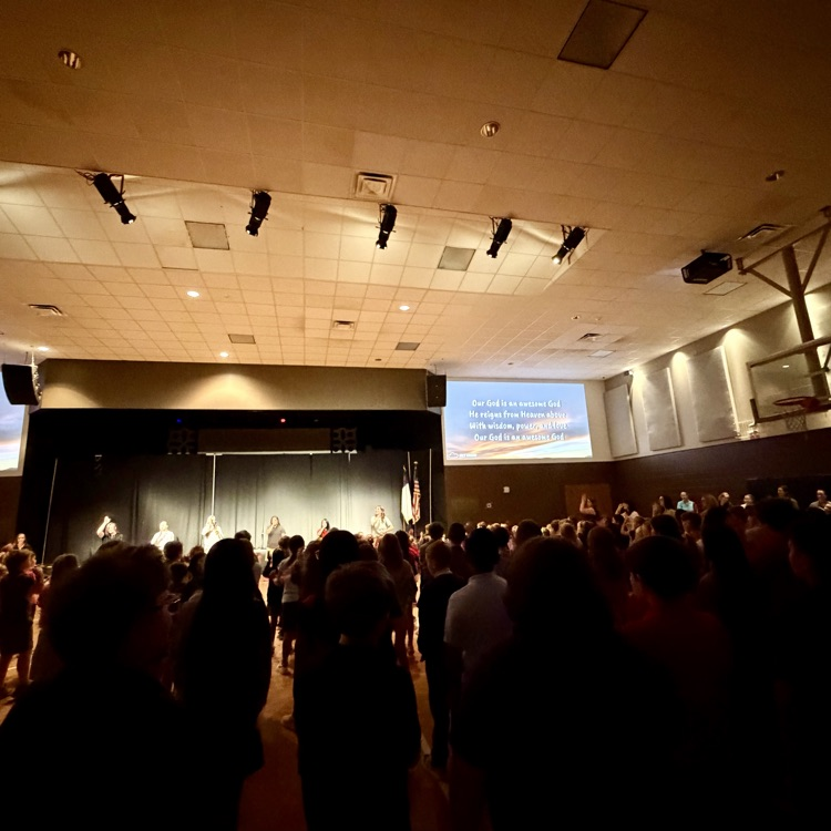 students worship in Chapel