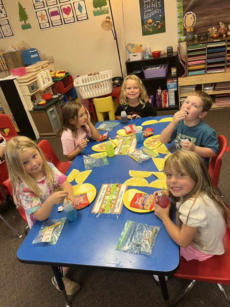 Students snacking.