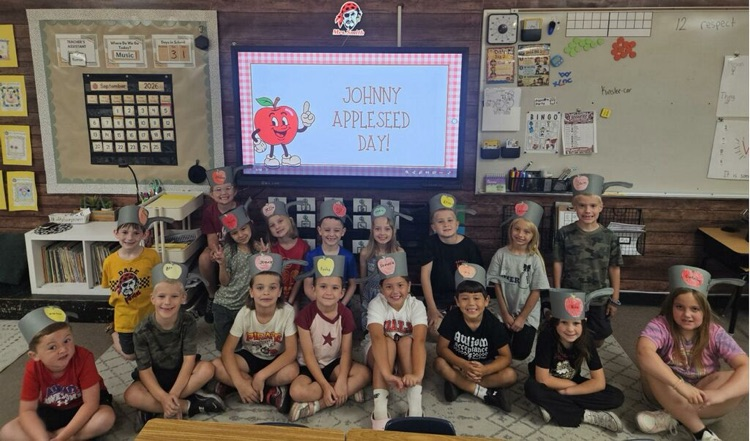 students learning about Johnny Appleseed