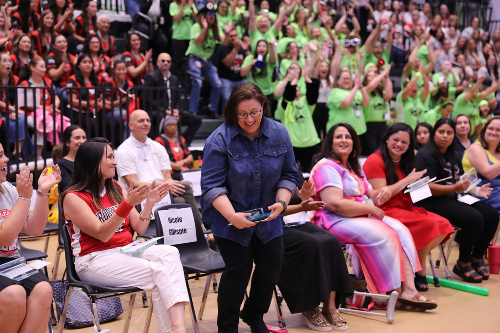 NICOLE GILLISPIE NAMED 2025 DALTON PUBLIC SCHOOLS TEACHER OF THE YEAR