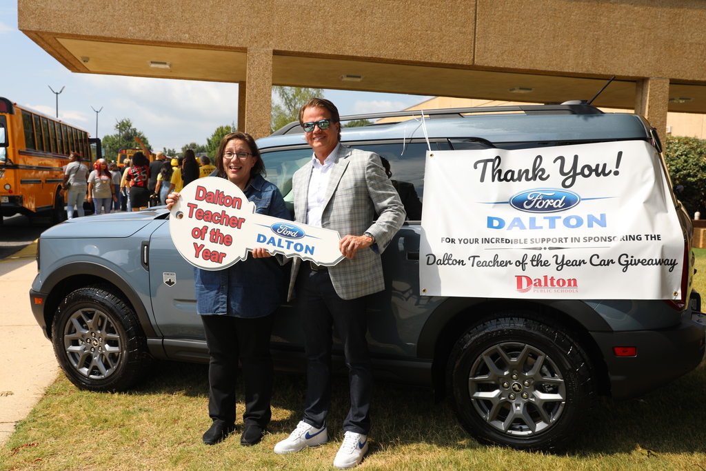 NICOLE GILLISPIE NAMED 2025 DALTON PUBLIC SCHOOLS TEACHER OF THE YEAR