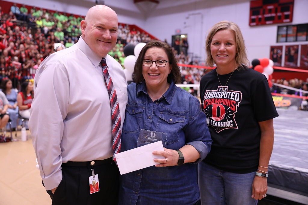 NICOLE GILLISPIE NAMED 2025 DALTON PUBLIC SCHOOLS TEACHER OF THE YEAR