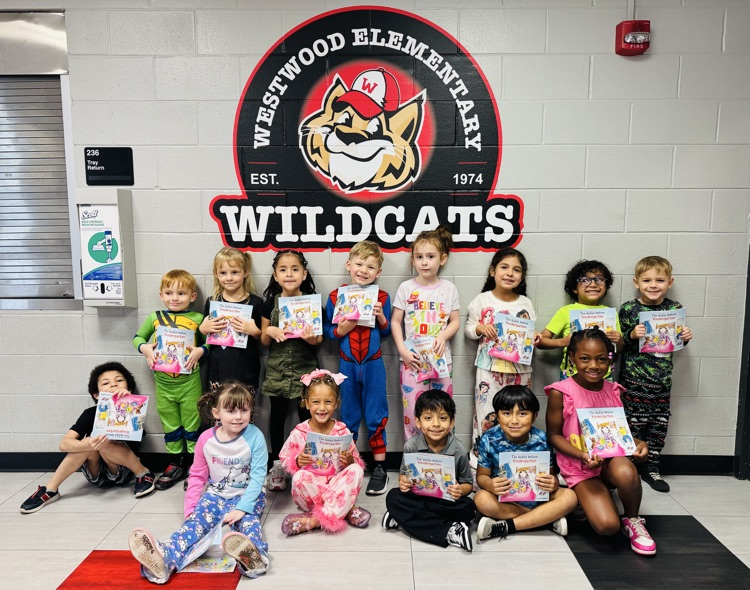 Kindergarten class with their free book.