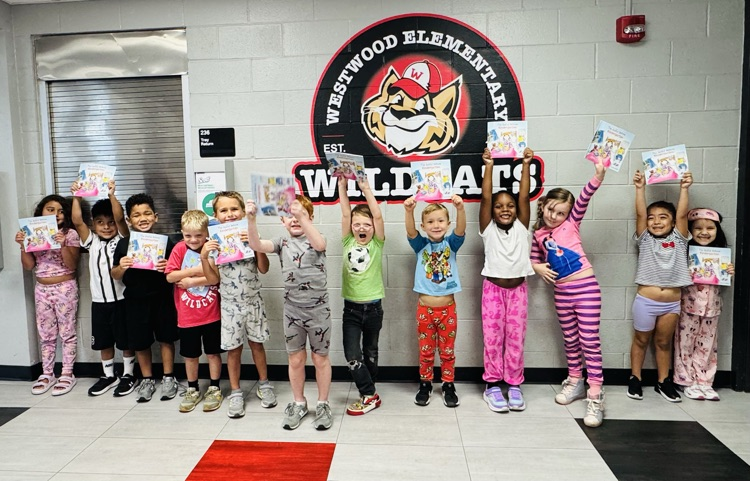 Kindergarten class with their free book.
