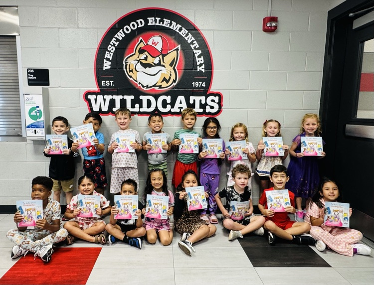 Kindergarten class with their free book.