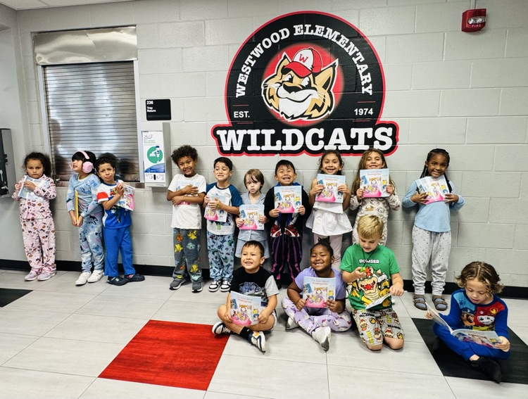 Kindergarten class with their free book.