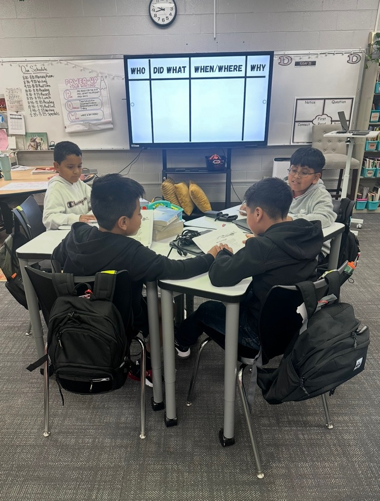 students working collaboratively 