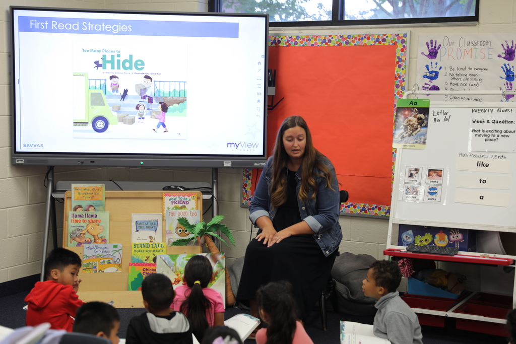 In Lauren Moses’ Kindergarten class at Blue Ridge School, students recently practiced important reading skills using their SAVVAS workbooks — learning how to turn pages and hold a book correctly while enjoying a story together!