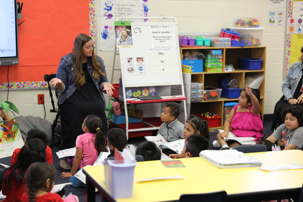 In Lauren Moses’ Kindergarten class at Blue Ridge School, students recently practiced important reading skills using their SAVVAS workbooks — learning how to turn pages and hold a book correctly while enjoying a story together!