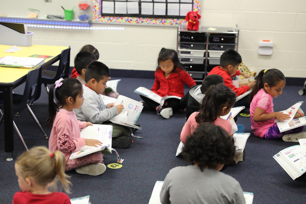 In Lauren Moses’ Kindergarten class at Blue Ridge School, students recently practiced important reading skills using their SAVVAS workbooks — learning how to turn pages and hold a book correctly while enjoying a story together!
