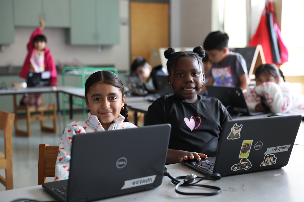 This week, we’re shining a light on Mr. Adam Sanford’s classroom at Park Creek School! His students have been exploring digital landscapes, focusing on creating light-to-dark layers to bring depth into their work. 