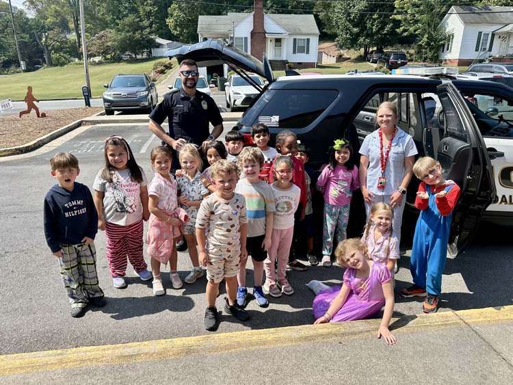 Mrs Trowell’s class with Officer Warren 
