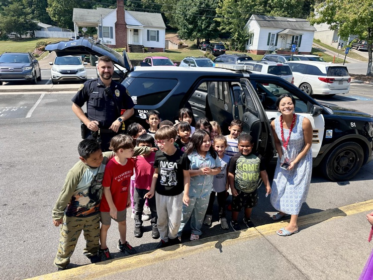 Ms. Rodriguez’s  class with Officer Warren 